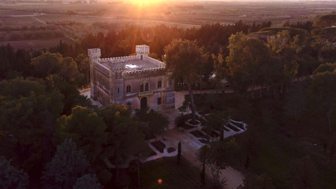 Castle Elvira - The Castle & The Cottage Trepuzzi Kültér fotó